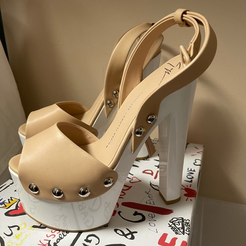 Giuseppe Zanotti - Picture 2 of 3